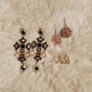 GOLD EARRING BUNDLE